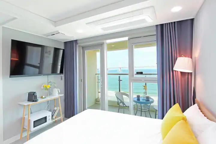 Elmomento Gwangan Hotel Busan Exterior photo